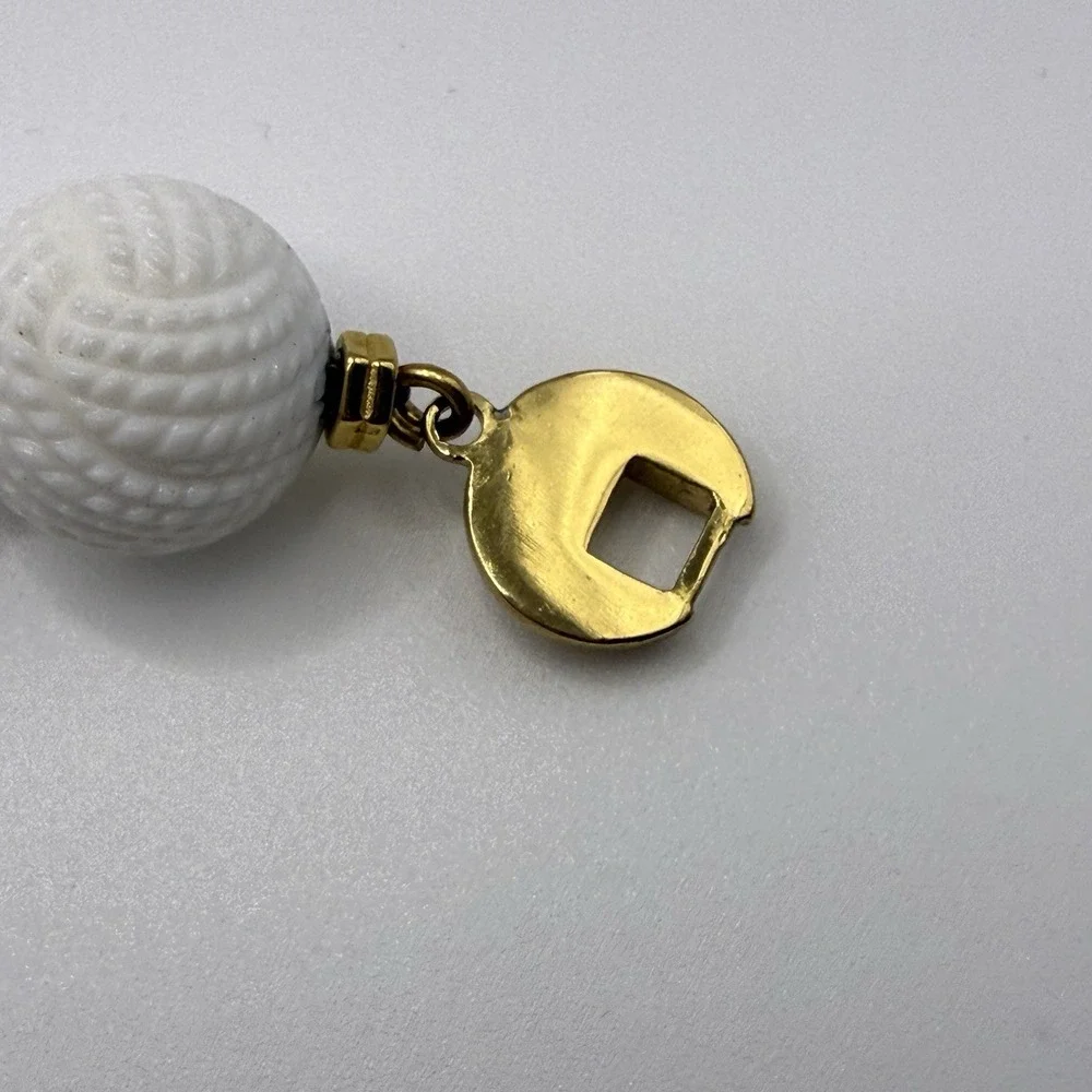 Monet Bracelet Gold Tone Accents White Textured Beads Estate Retro VTG - Picture 8 of 12